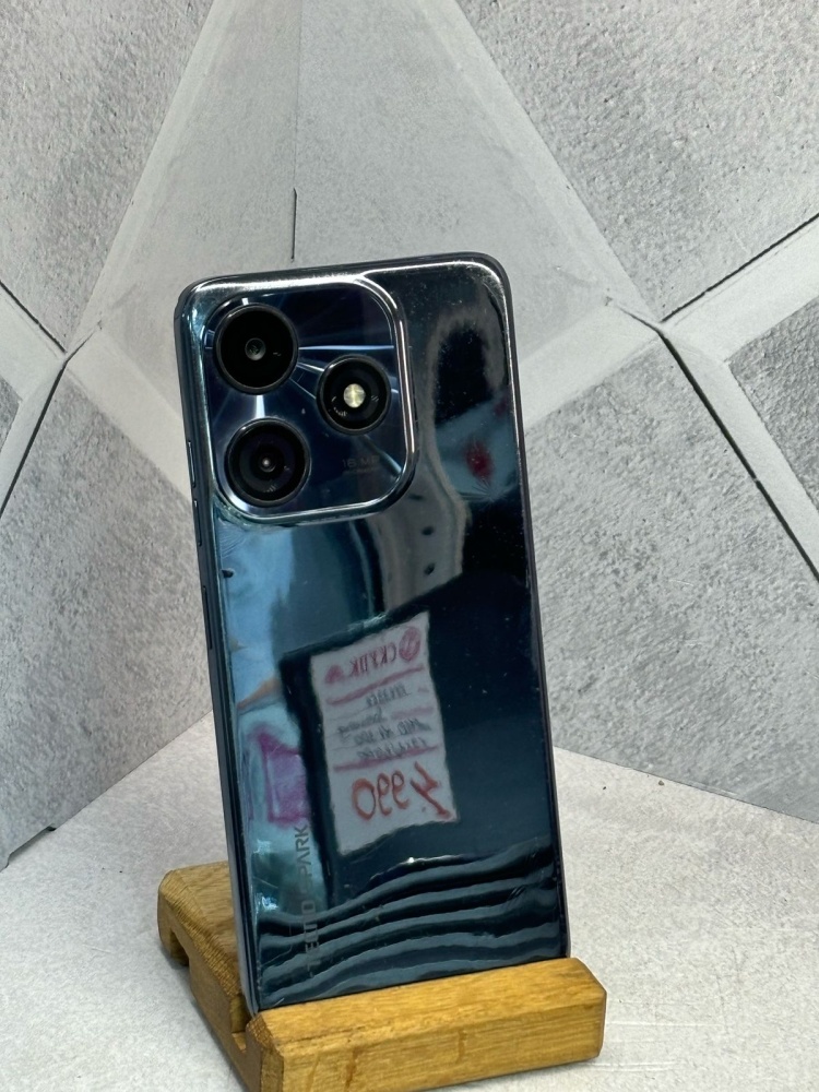 Мобильный телефон Tecno Spark 10c 4/128