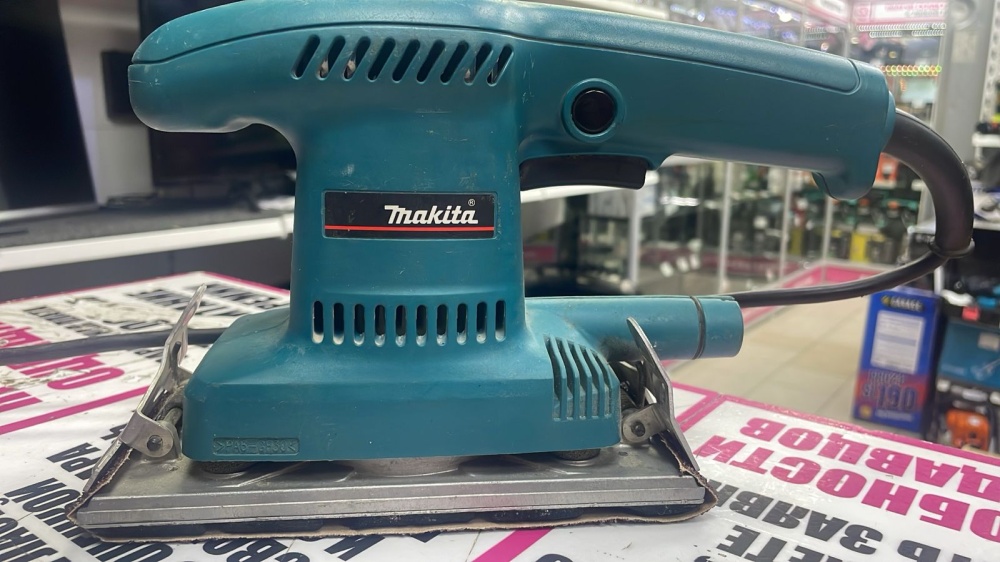 Шлифмашина Makita BO3700