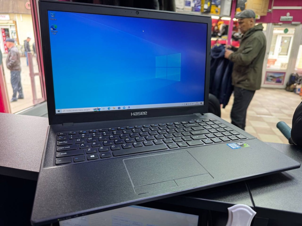 Ноутбук Hasee i5(6Gen)/8/256 SSD/ GTX960 4Gb