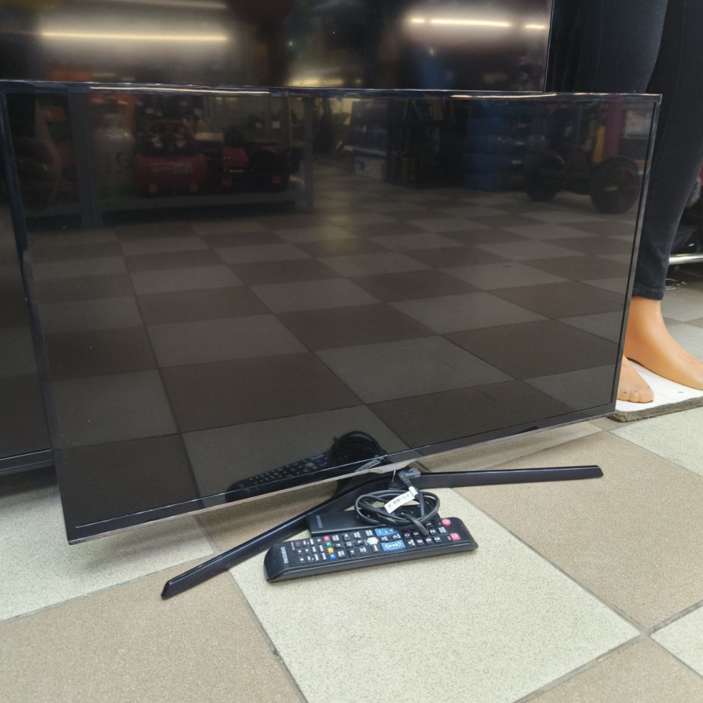 Телевизор Samsung UEH5500AK 32"