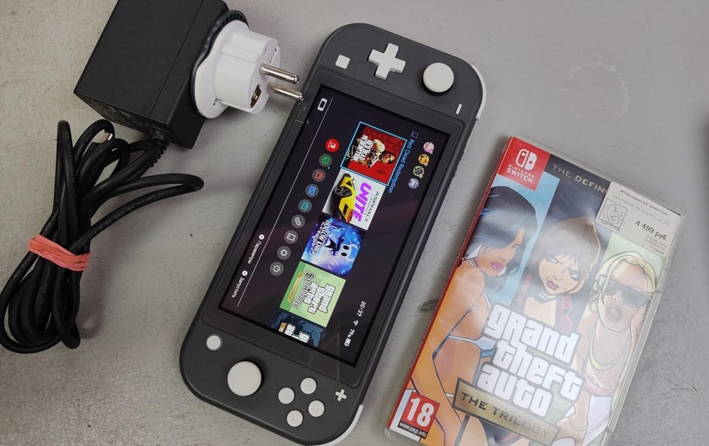 Игровая приставка Nintendo Switch Lite 32gb