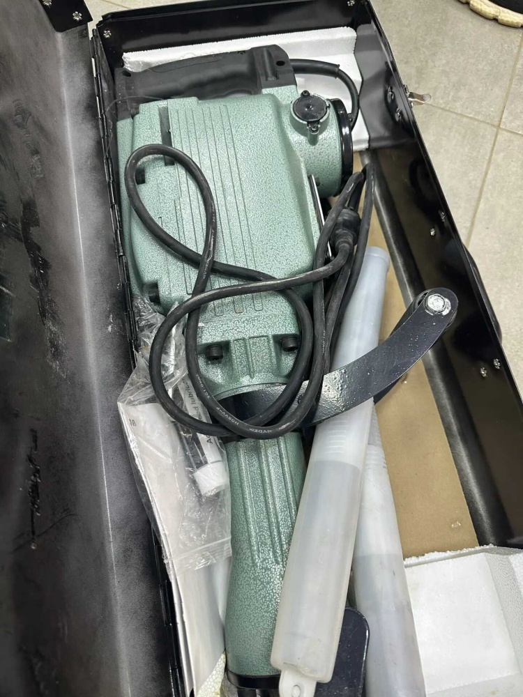 Отбойный молоток МОЭ-1605