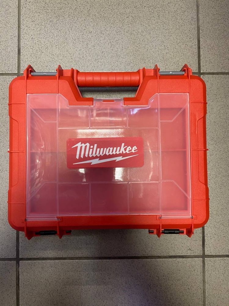 Шуруповерт Milwaukee 24v