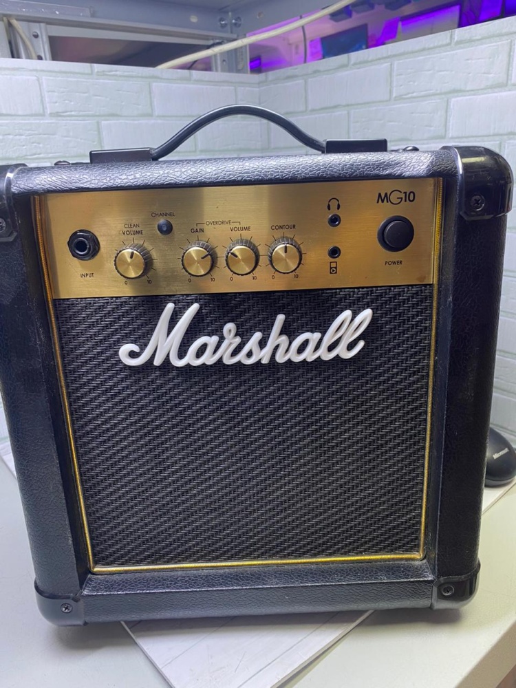 Комбоусилитель Marshall MG10CF