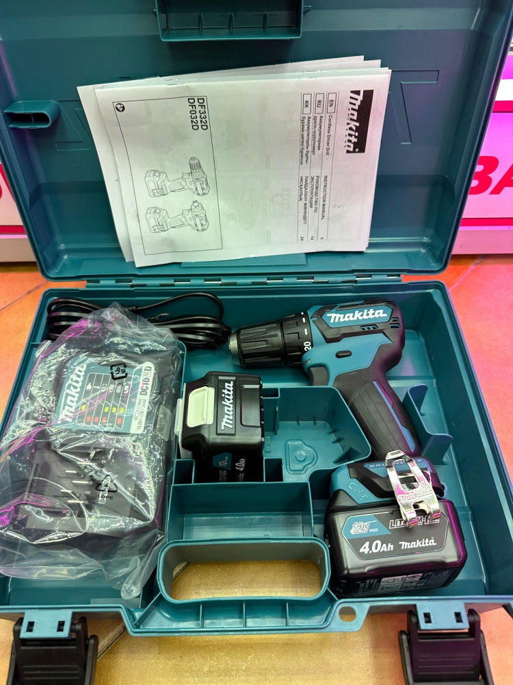 Шуруповерт Makita DF332DWME