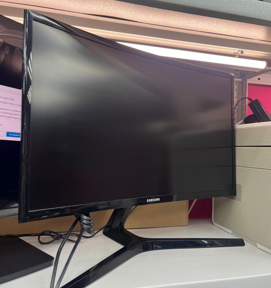 Монитор Samsung LC24RG50FQIX