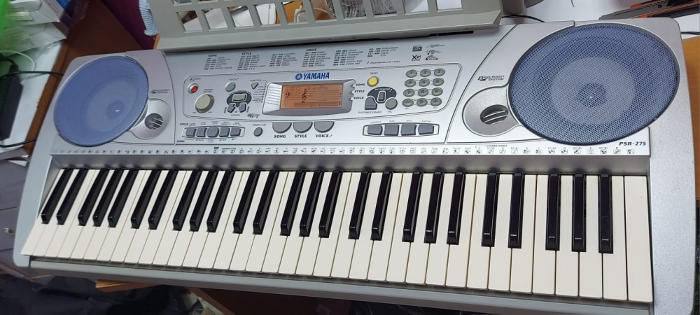 Синтезатор YAMAHA PSR 275