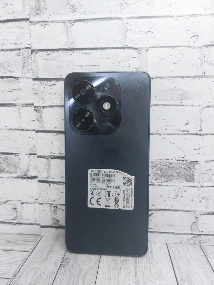 Мобильный телефон Tecno Spark20 4/256