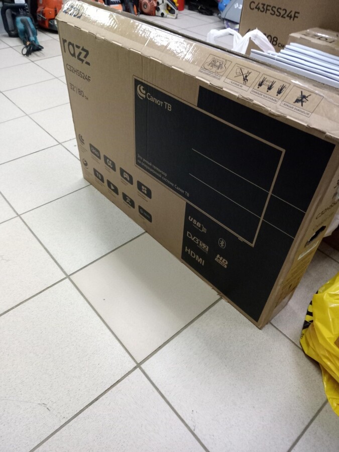 Телевизор RAZZ C32HSS24F