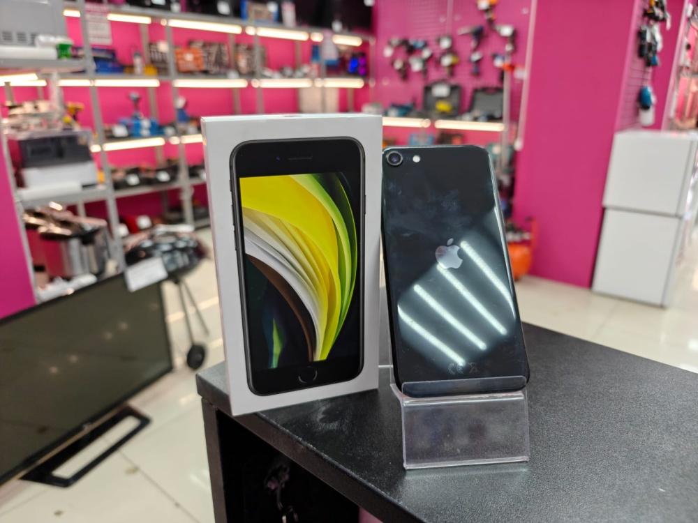 Смартфон iPhone SE 2020 64 Gb