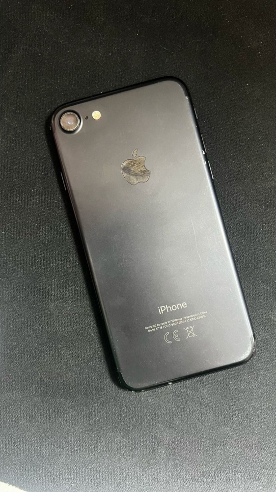 Смартфон iPhone 7 32Gb