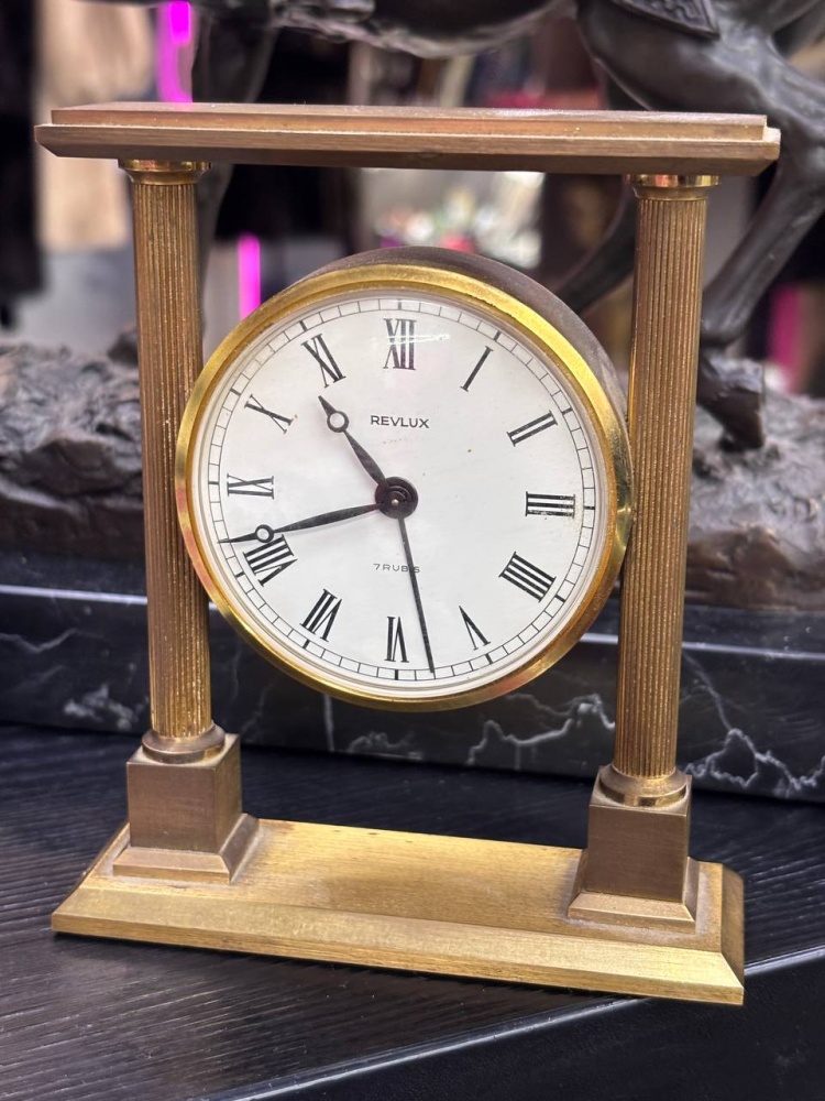 Настольные часы Revlux