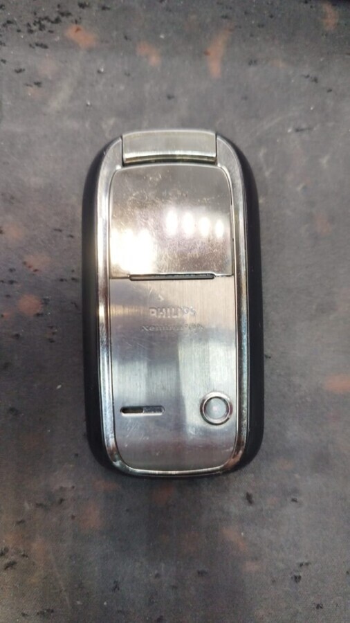 Мобильный телефон Philips