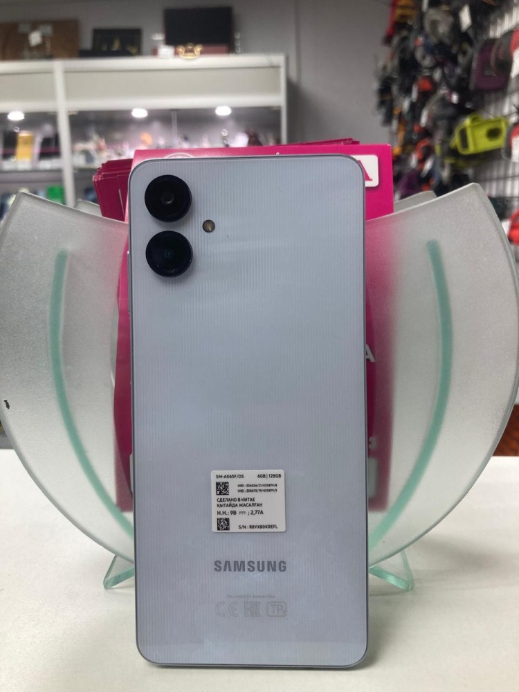 Смартфон Samsung A06