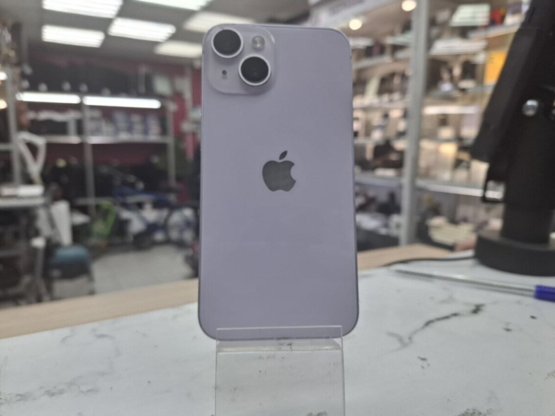 Смартфон iPhone 14