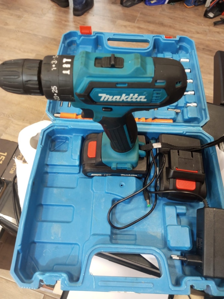 Шуруповерт Makita 18v