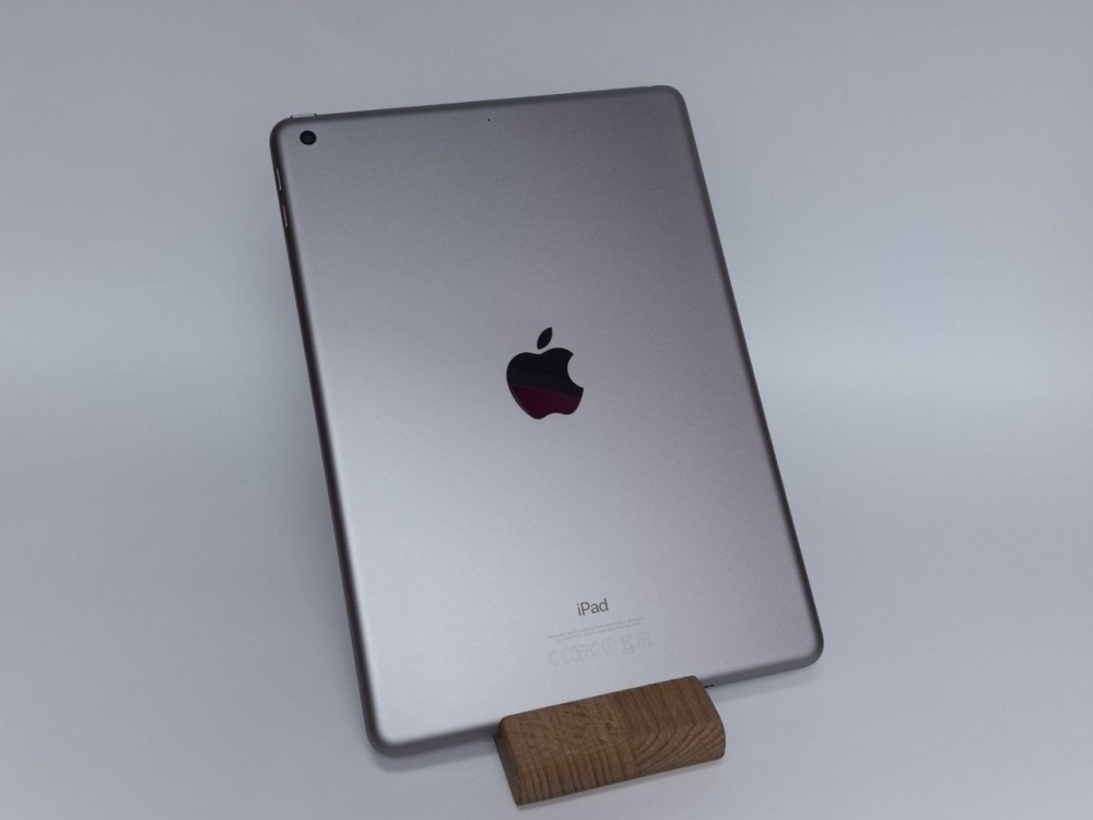 Планшет Apple iPad 5 A1822 (2017)