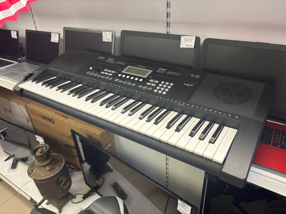Синтезатор MEDELI M17