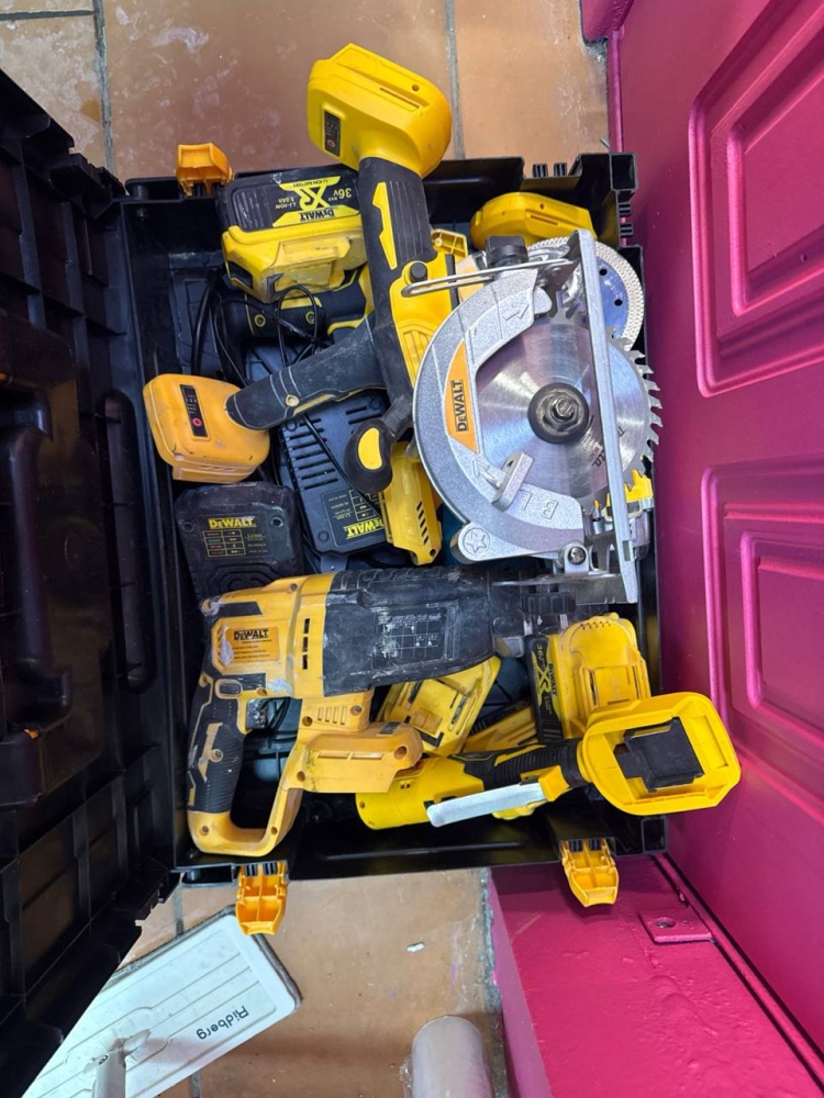 Набор инструментов  7    шт  4 аккум