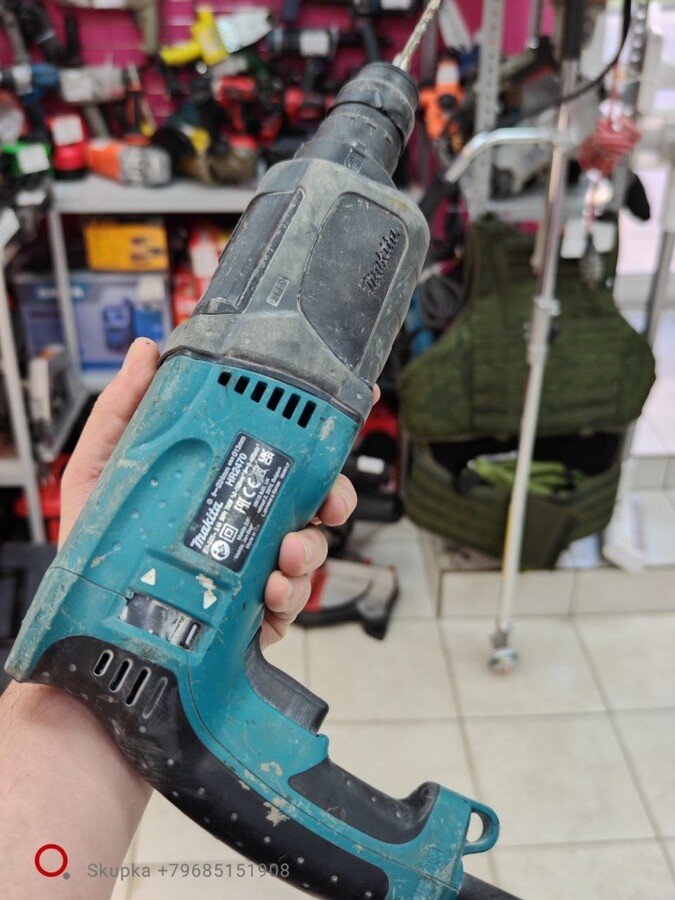 Перфоратор Makita HR2470