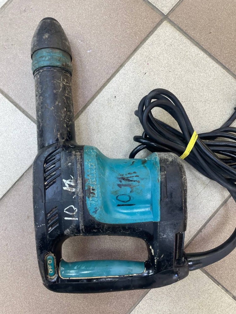 Отбойный молоток Makita HM0870C