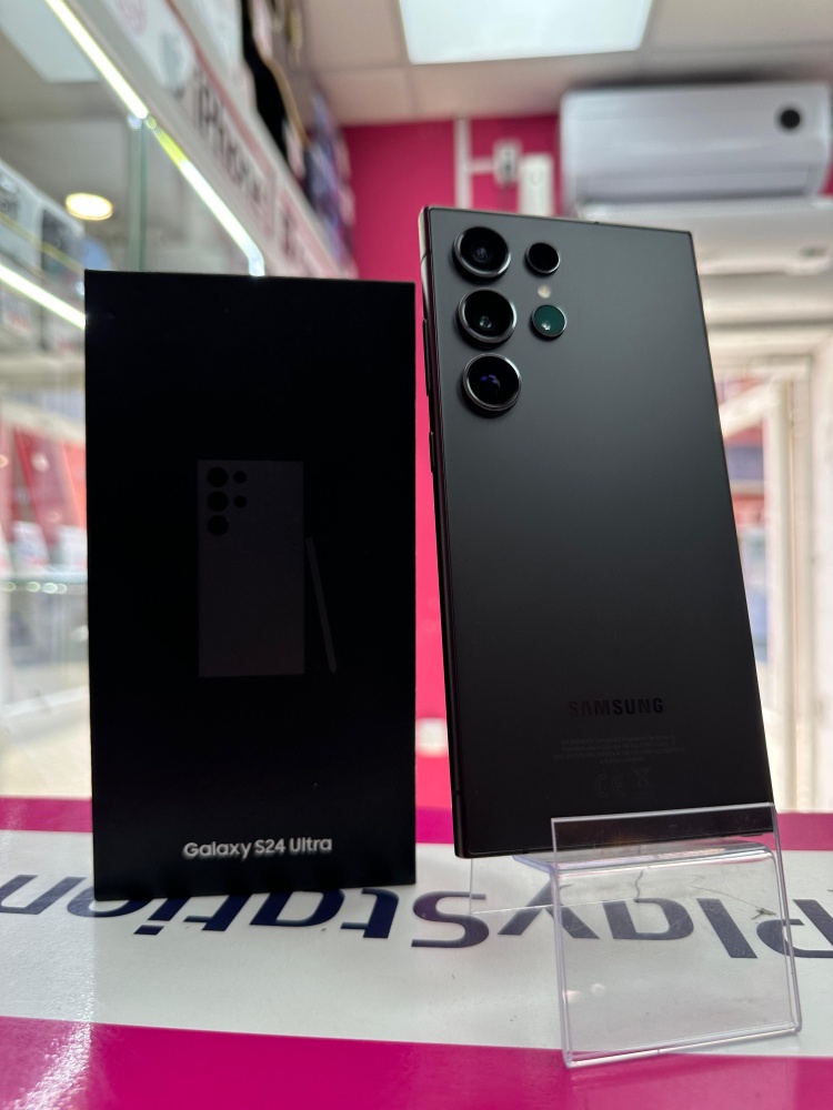 Смартфон Samsung S24 Ultra 12/256gb