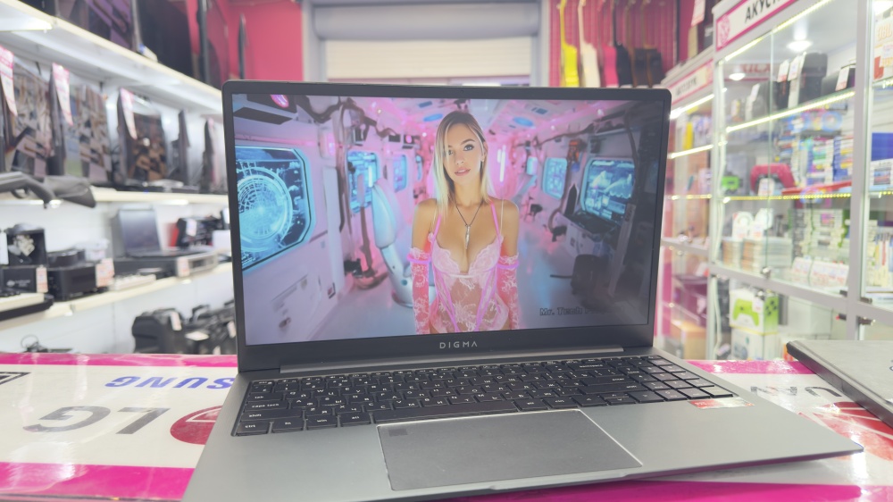 Ноутбук Digma Ryzen 7 3700/8/256