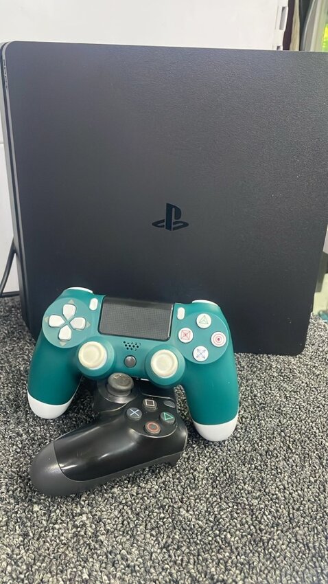 Игровая приставка Sony PlayStation 4 slim