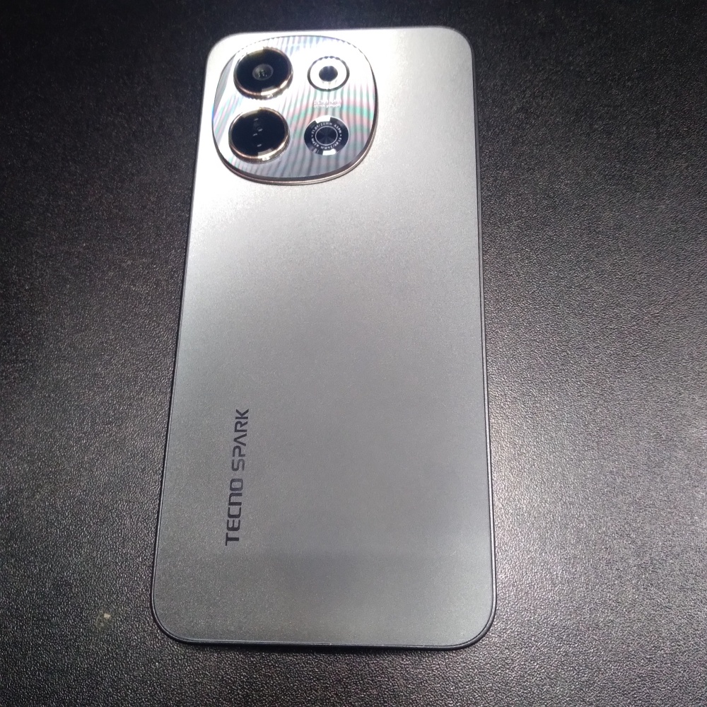 Мобильный телефон Tecno spark 30 6/128