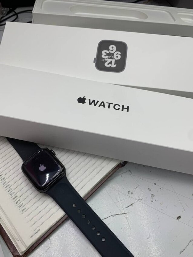 Часы Apple SE 2021 40MM