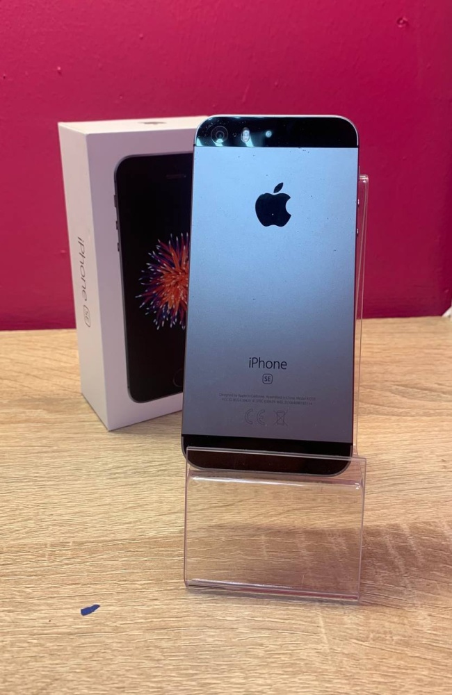 Смартфон iPhone SE  32 гб