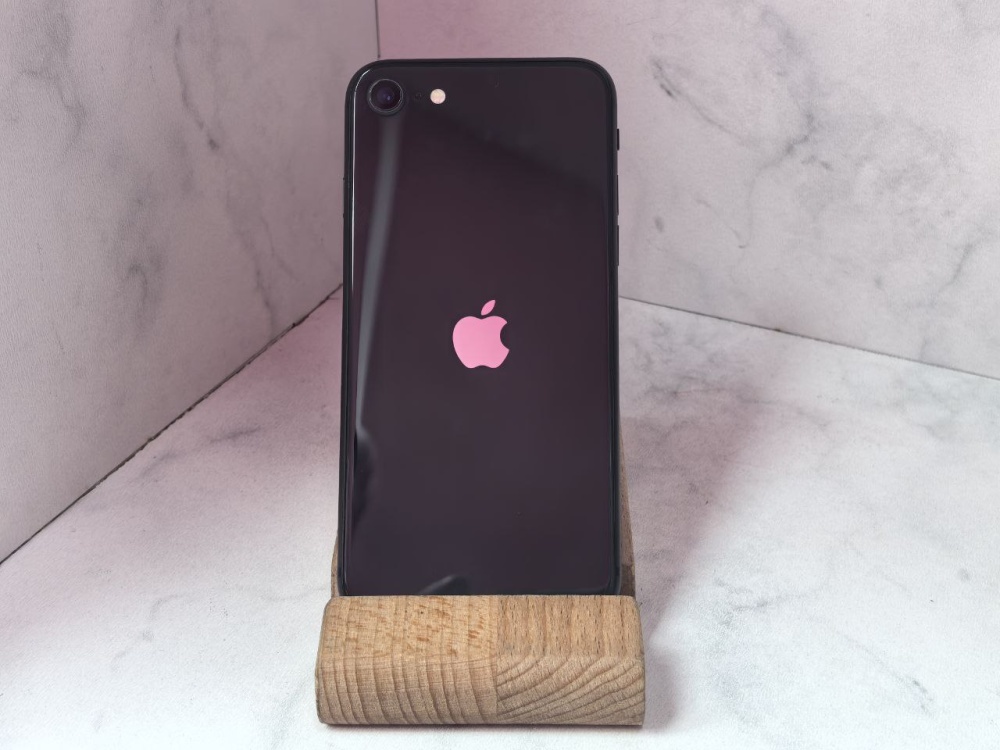 Смартфон iPhone SE 2020 64 Gb