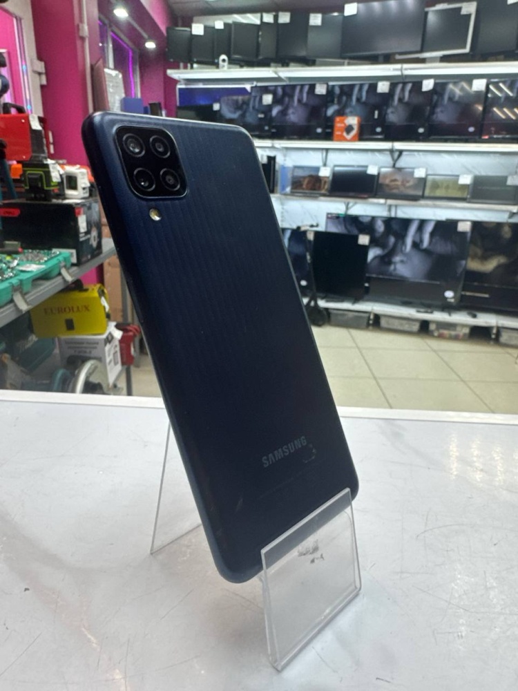 Смартфон Samsung  M12 3/32