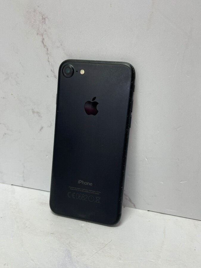 Смартфон iPhone 7 32Gb