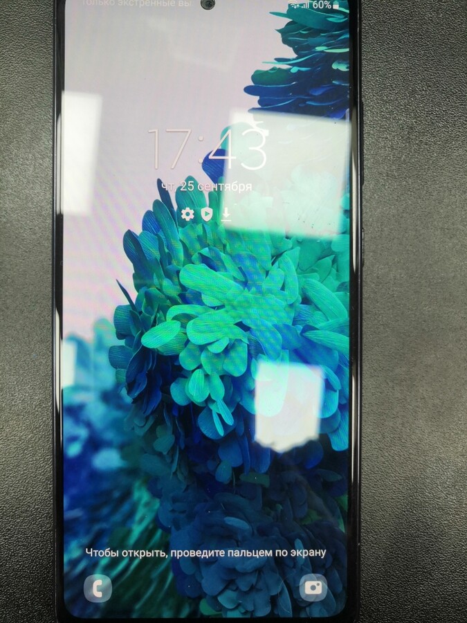 Смартфон Samsung S20 FE 6/128