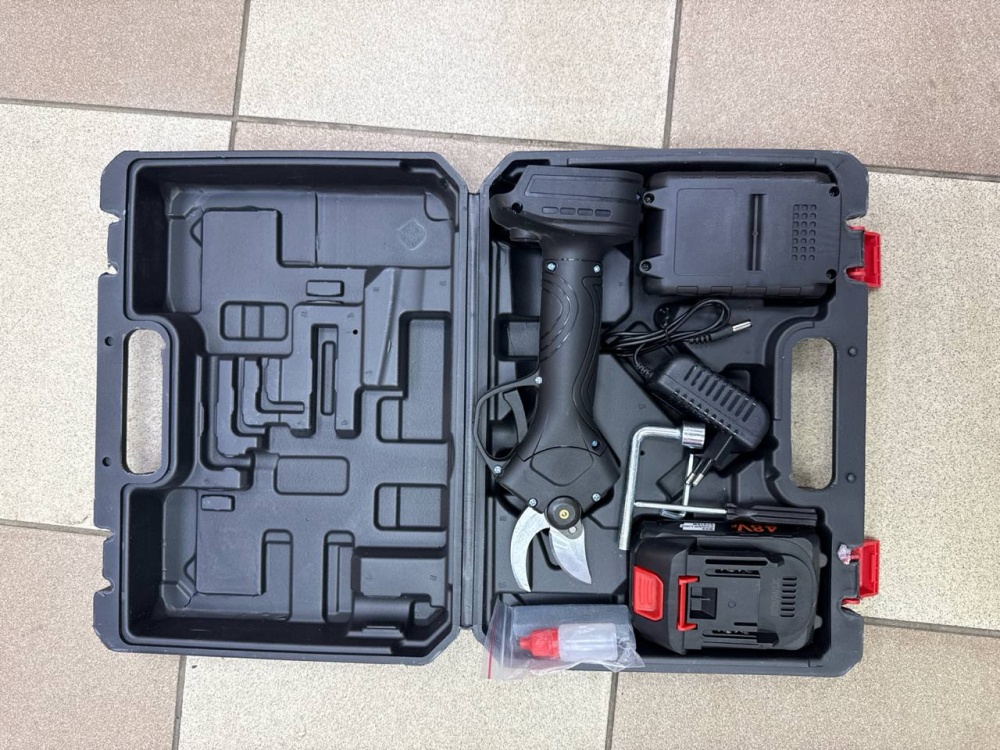 Садовый  секатор