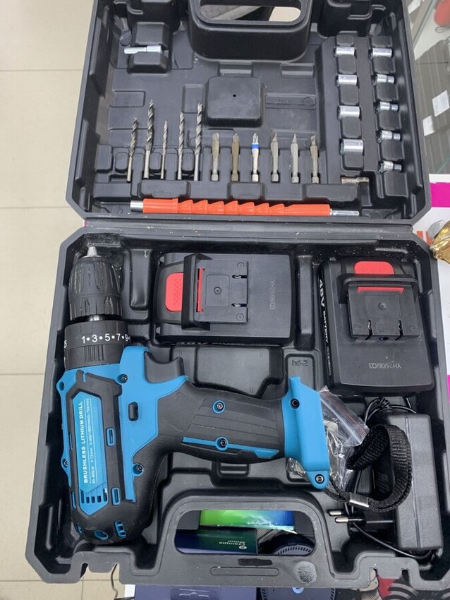 Шуруповерт Drill