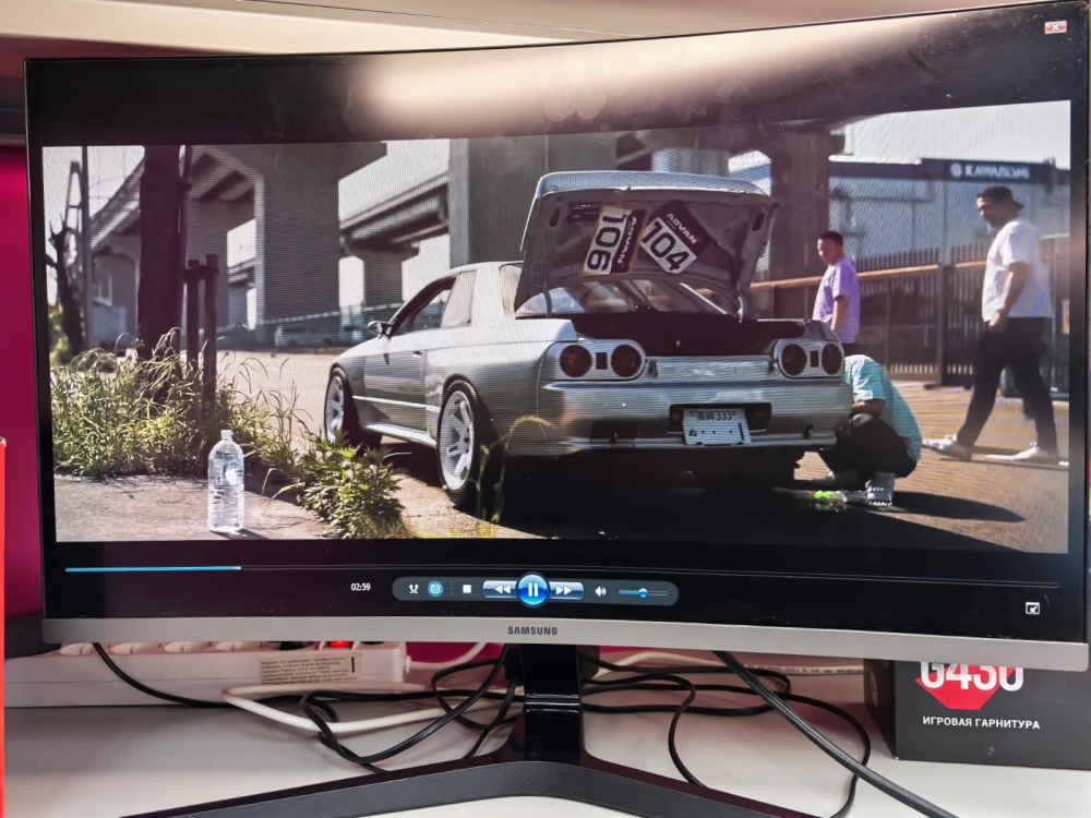 Монитор Samsung C27R500FHI