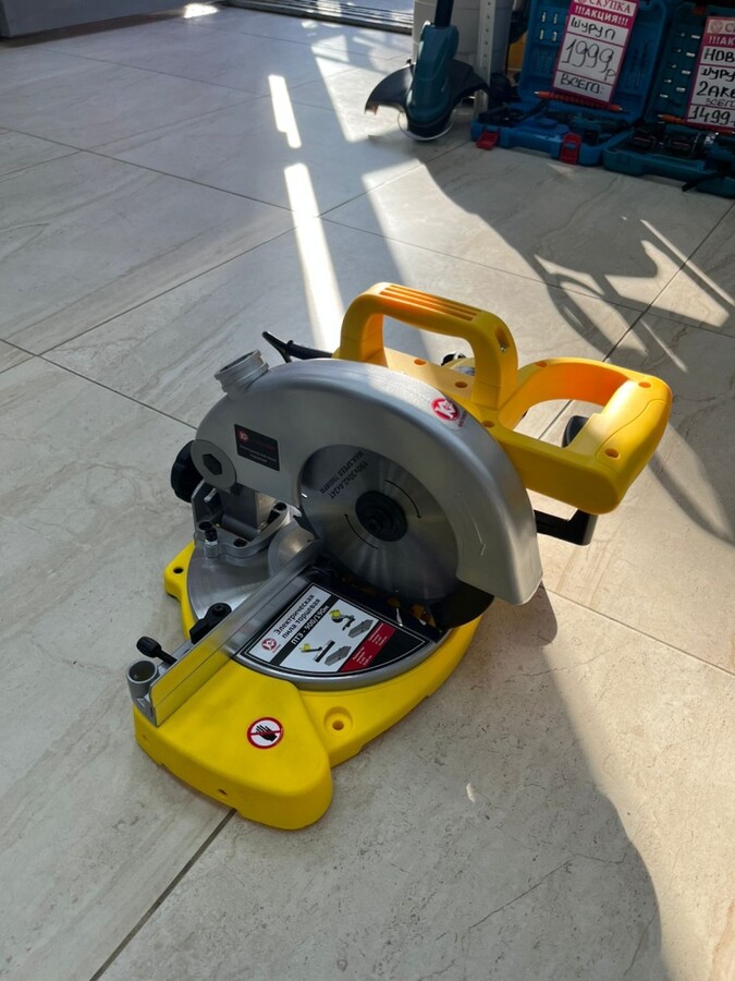 Торцовочная пила Калибр птэ-900