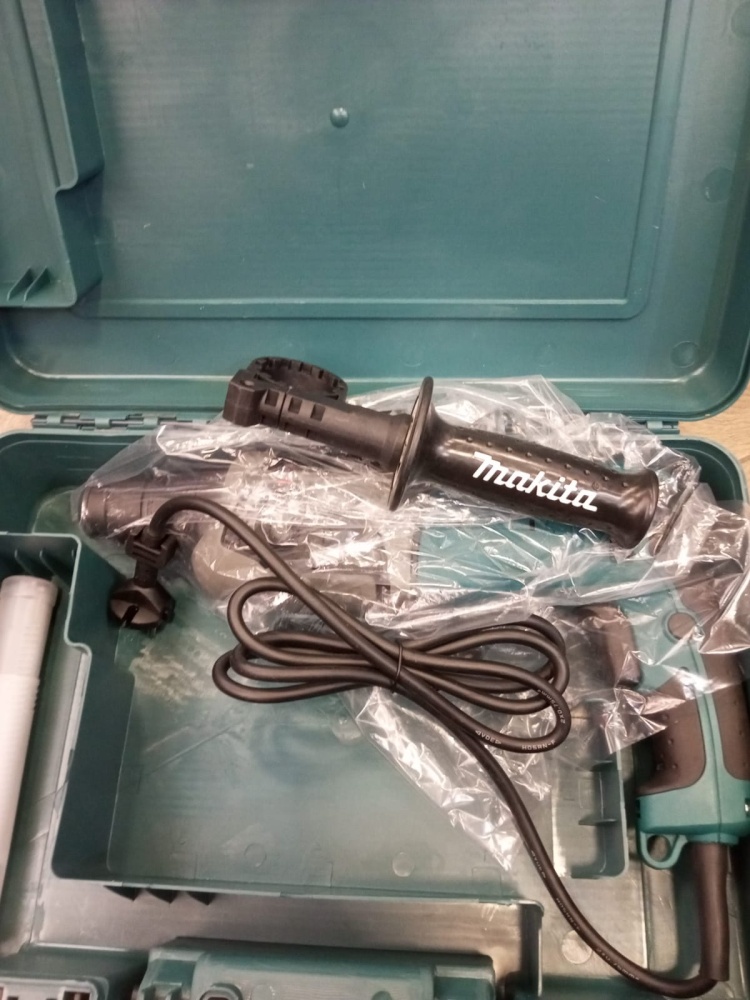 Перфоратор Makita hr2470