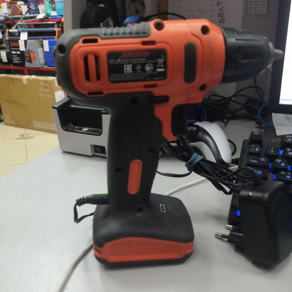 Шуруповерт biack decker