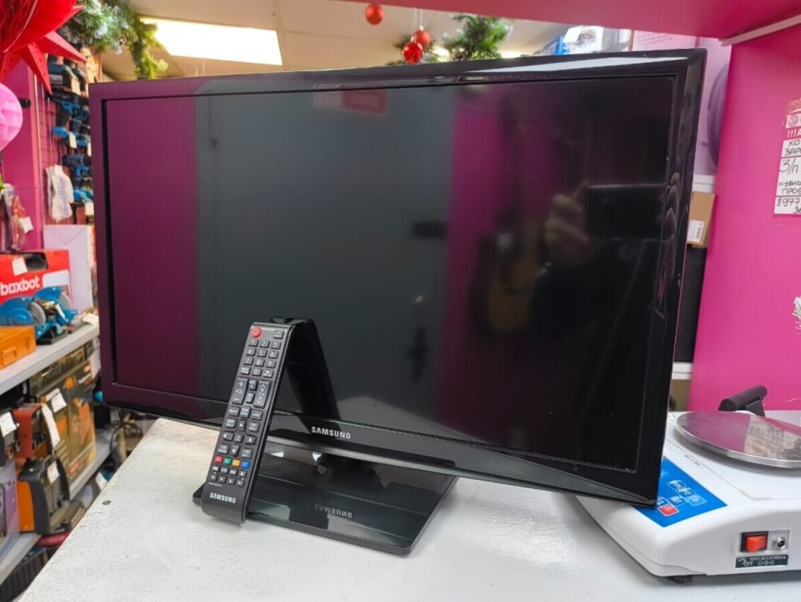 Телевизор Samsung UE24H407