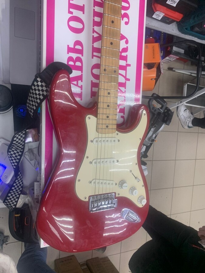 Электрогитара squier