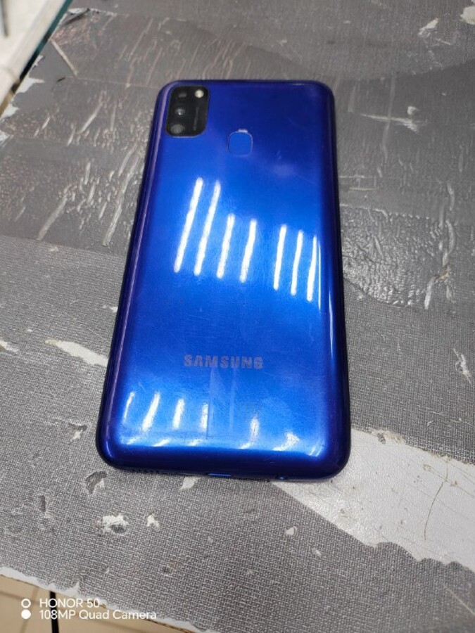 Смартфон Samsung M21