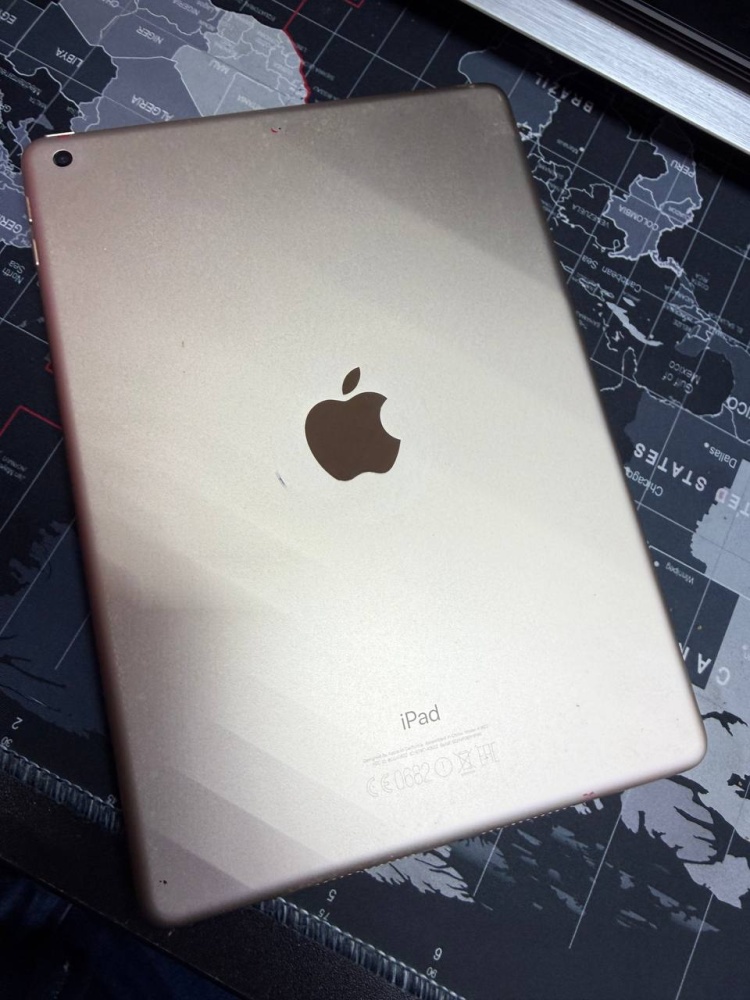 Планшет Apple iPad 5 поколения 32Gb Wi-Fi