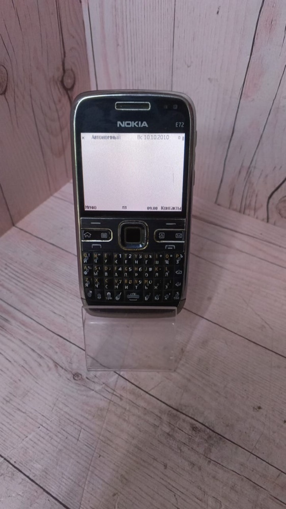 Мобильный телефон Nokia Е72