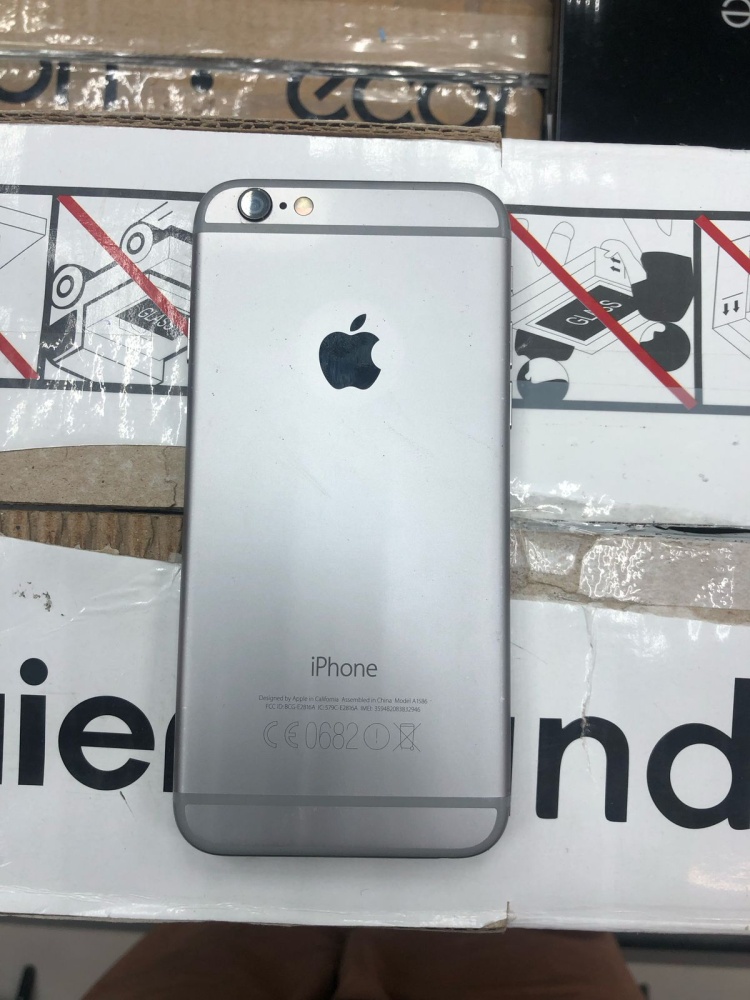 Смартфон iPhone 6S 64