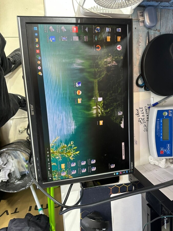 Монитор асус 22 (VW22ATL)