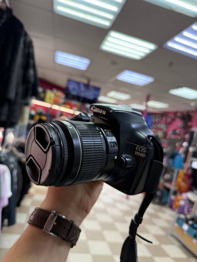 Фотоаппарат Canon 1100D