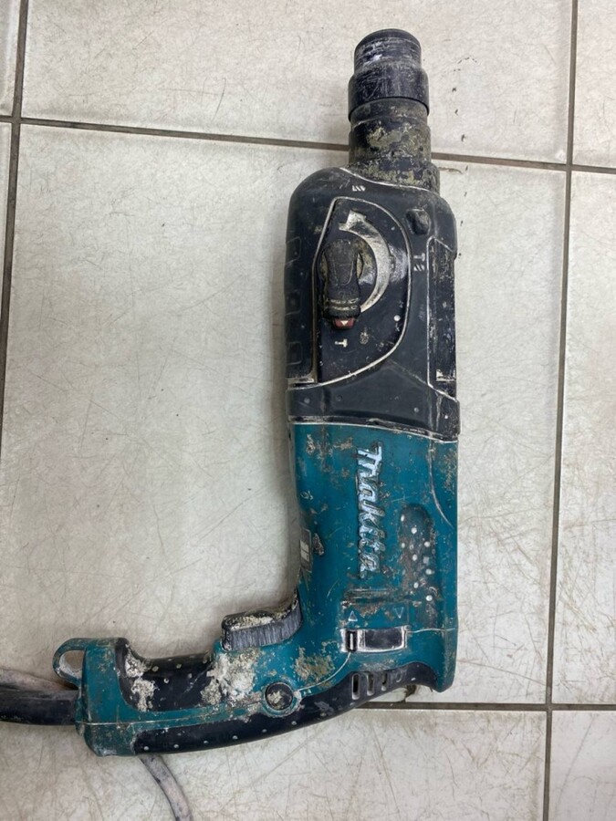 Перфоратор Makita HR 2470